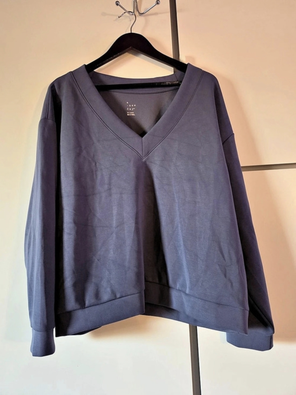 Women's Sandwash Sweatshirt in blue,
A new Day V-neck collar
Size L